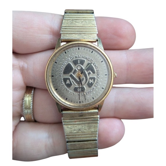 Bulova Other - Bulova Accutron IAM Union Watch Gold Tone Quartz Speidel Band 33mm Machinists